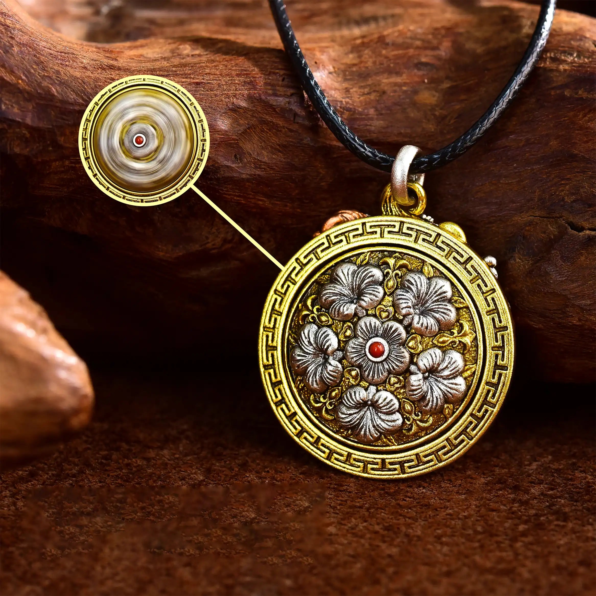 Nine-Tailed Fox spinning pendant front view — handcrafted ancient Eastern charm with intricate fox motifs — DAO Chant
